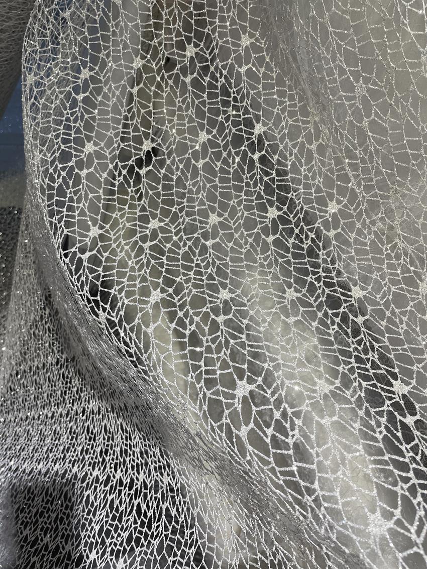 بريق أبيض لامع غير منتظم شبكة  - مراجعة Crystal Mesh Fabric وسعره